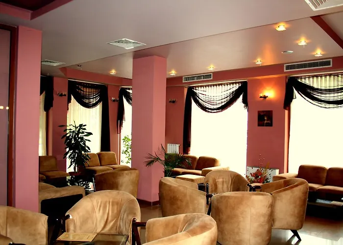 Elegant ホテル カルノバト