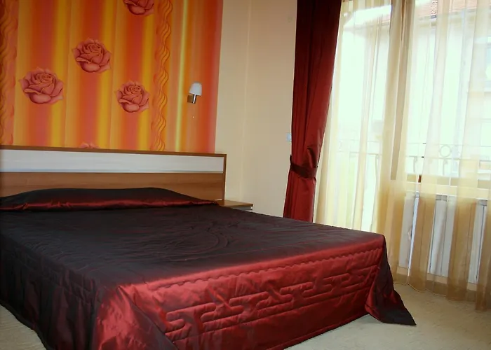 Elegant ホテル 2*